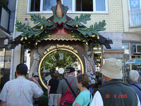 01338 LARGEST CUCKOO CLOCK IN GERMANY