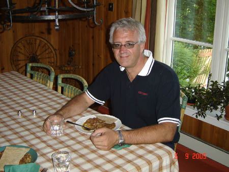 01446 MATS AT LUNCH AT HAUGEN