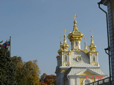01731 THE OLD AND THE NEW AT PETERHOF