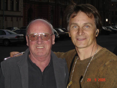 01733 JIM MILLAR AND HIS ARTIST IN ST. PETERSBURG